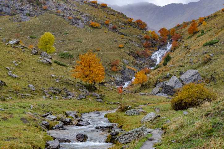 Huesca - valle de Otal 06 - cascada circo de Otal.jpg